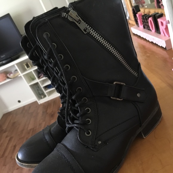 Black combat boots - Picture 3 of 4